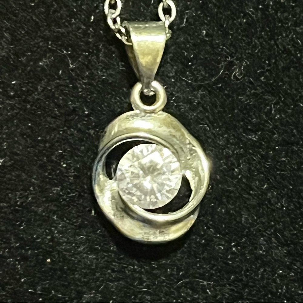 Beautiful Rose shaped pendant 925
